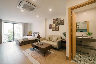 Deluxe Queen Studio — Beige Home